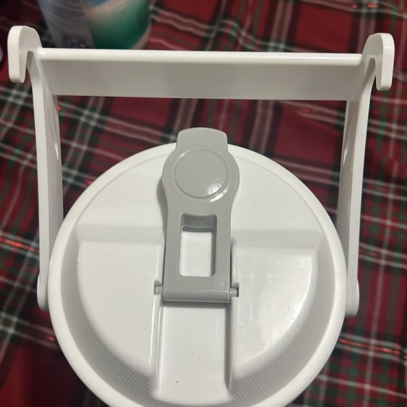 NEW Igloo 1/2 Gallon Sport Jug with Hanging Hooks - Picture 4 of 6